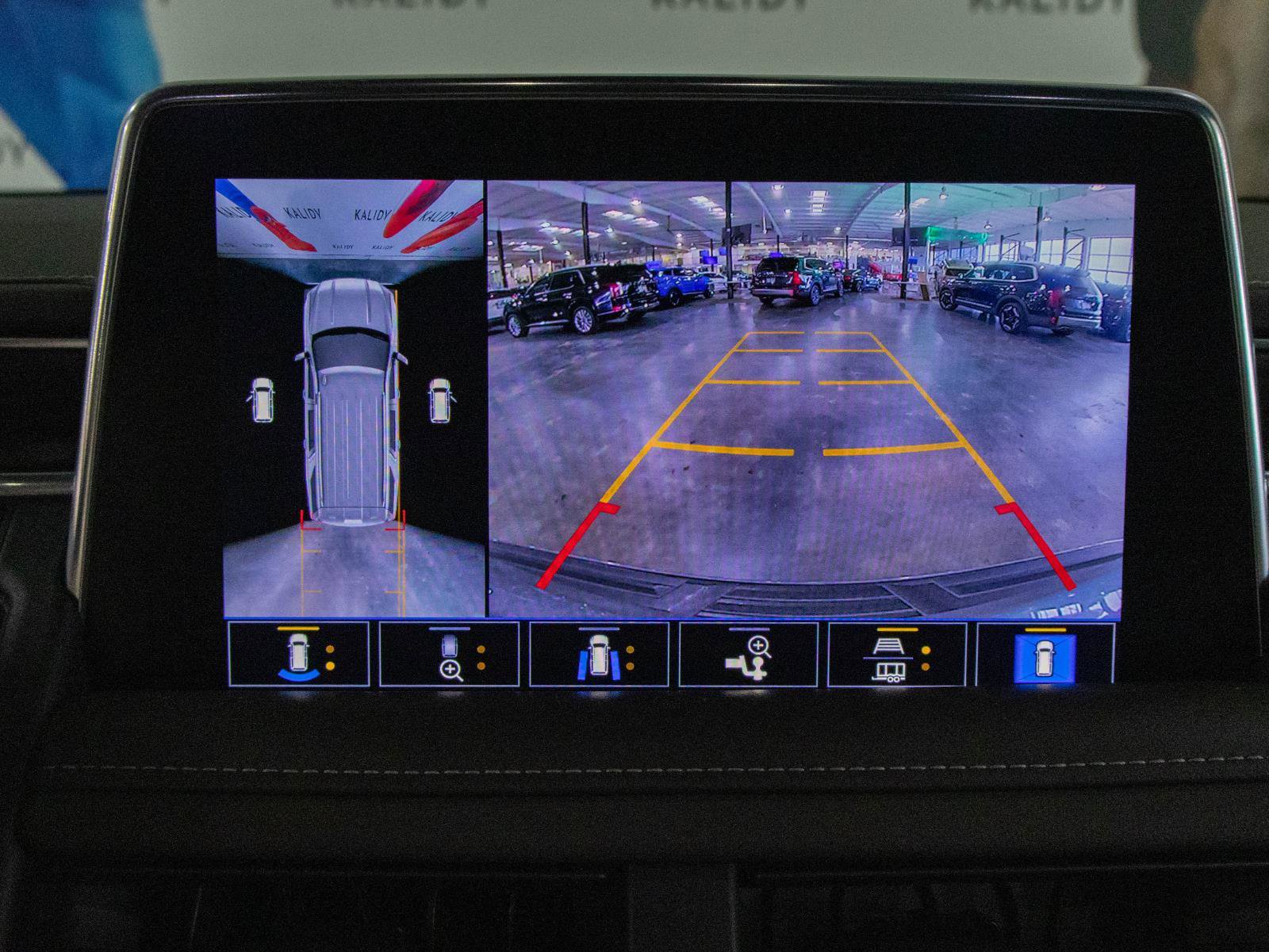 Used 2021 GMC Yukon SLT w/ SLT Luxury Plus Package image 7