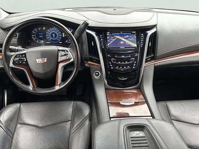 Used 2020 Cadillac Escalade Luxury w/ Escalade Sport Edition image 17