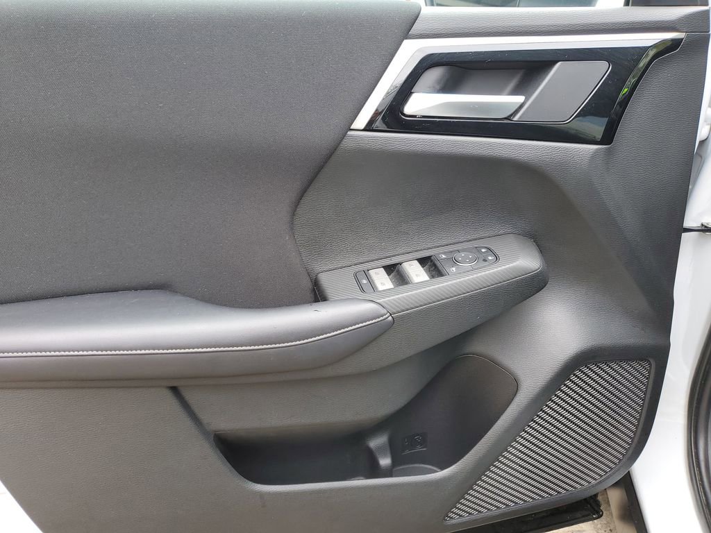 Used 2023 Mitsubishi Outlander ES FWD image 18