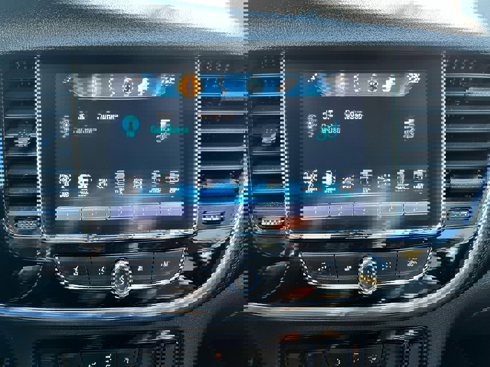 Used 2020 Buick Encore Preferred image 25