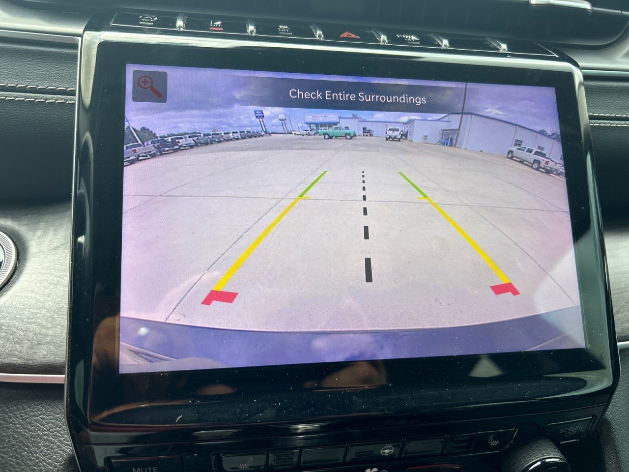 Used 2021 Jeep Grand Cherokee L Limited AWD/4WD image 12