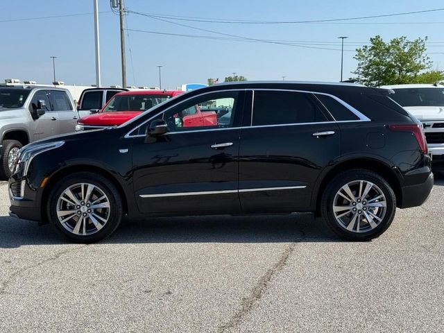 Used 2025 Cadillac XT5 Premium Luxury FWD image 2