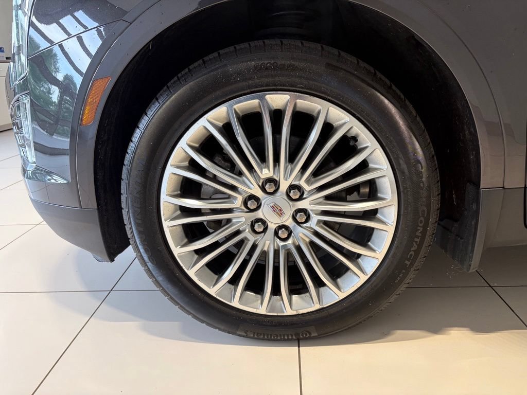 Used 2018 Cadillac XT5 Luxury w/ Driver Awareness Package AWD/4WD image 11