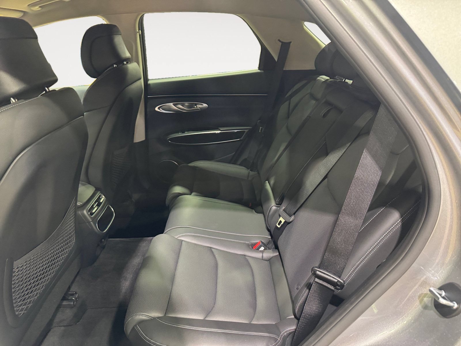 Used 2024 Genesis GV70 2.5T AWD/4WD image 15