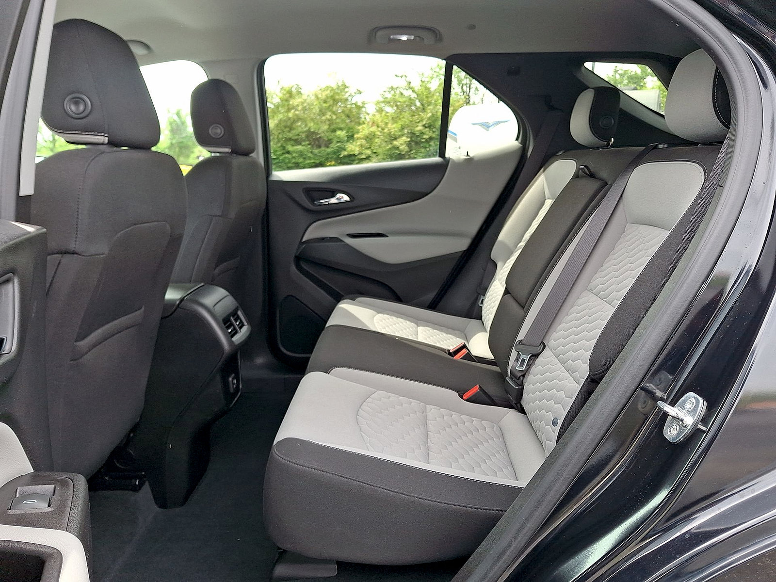 Used 2020 Chevrolet Equinox LT FWD image 20