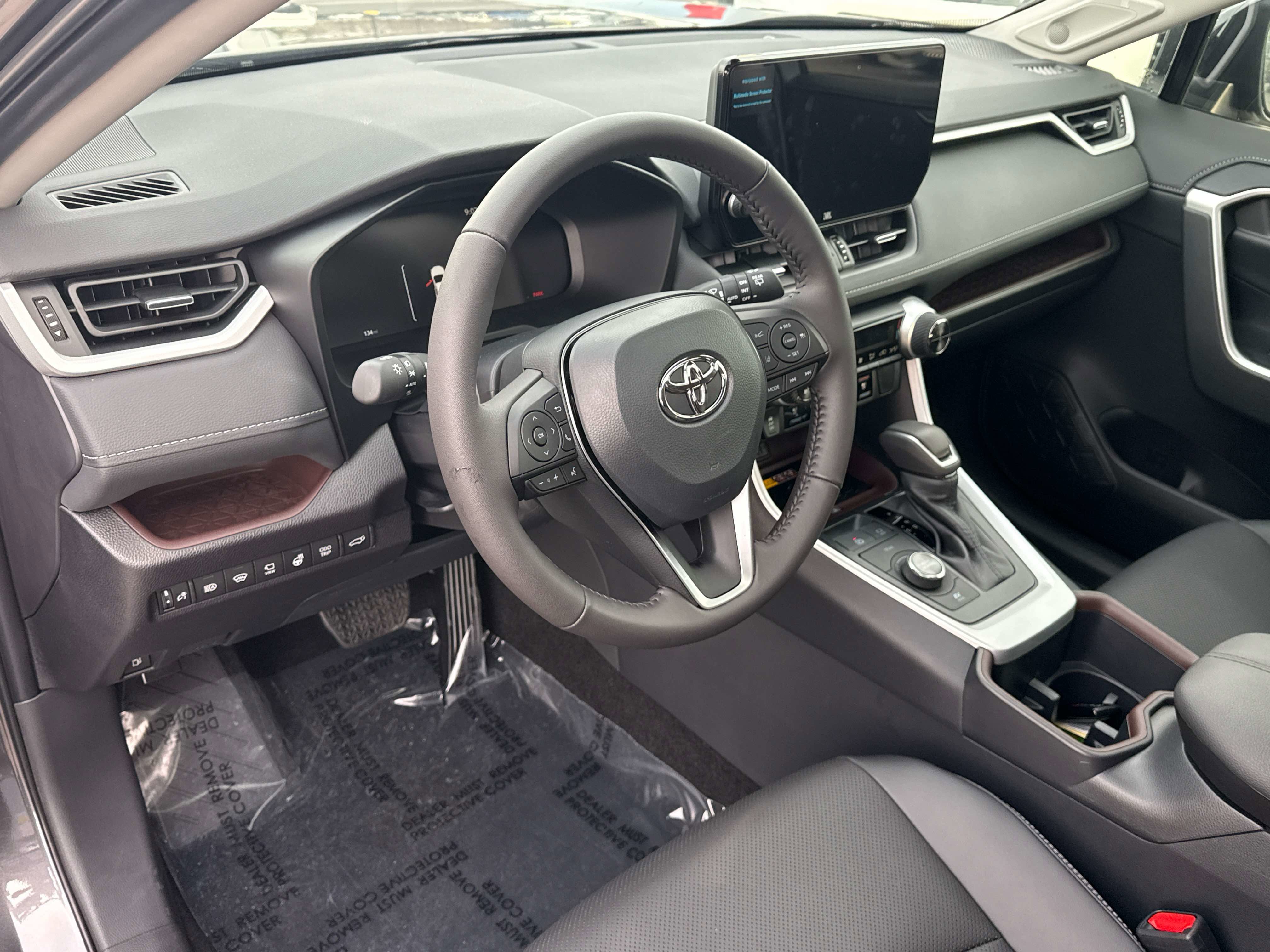 Used 2025 Toyota RAV4 Limited image 10