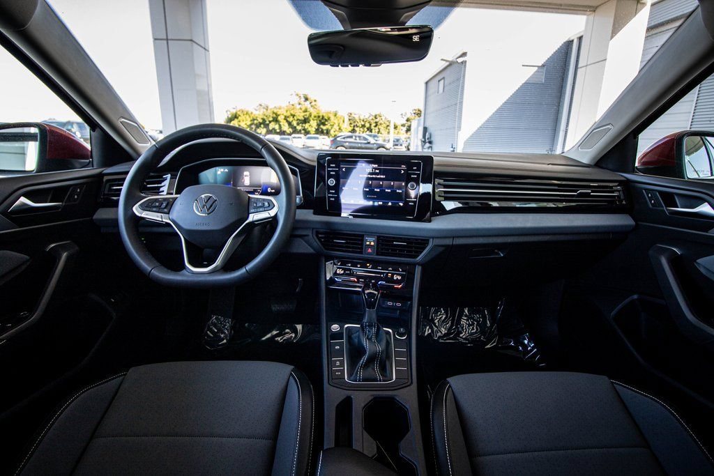 New 2026 Volkswagen Jetta SE FWD image 30