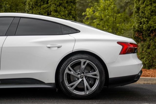 Used 2022 Audi e-tron GT Premium Plus AWD/4WD image 10