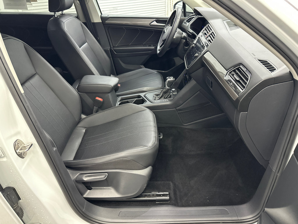 Used 2023 Volkswagen Tiguan SE FWD image 14