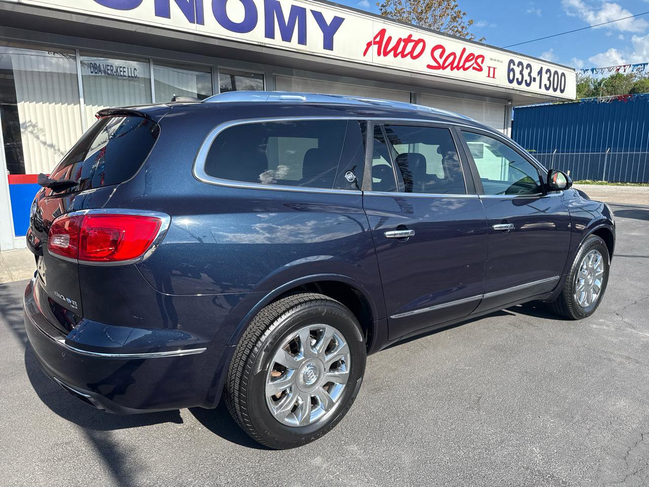 Used 2017 Buick Enclave Leather AWD/4WD image 3