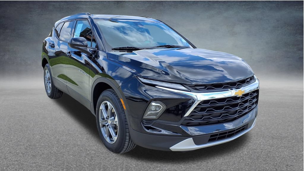 Used 2024 Chevrolet Blazer LT w/ Convenience Package FWD image 4