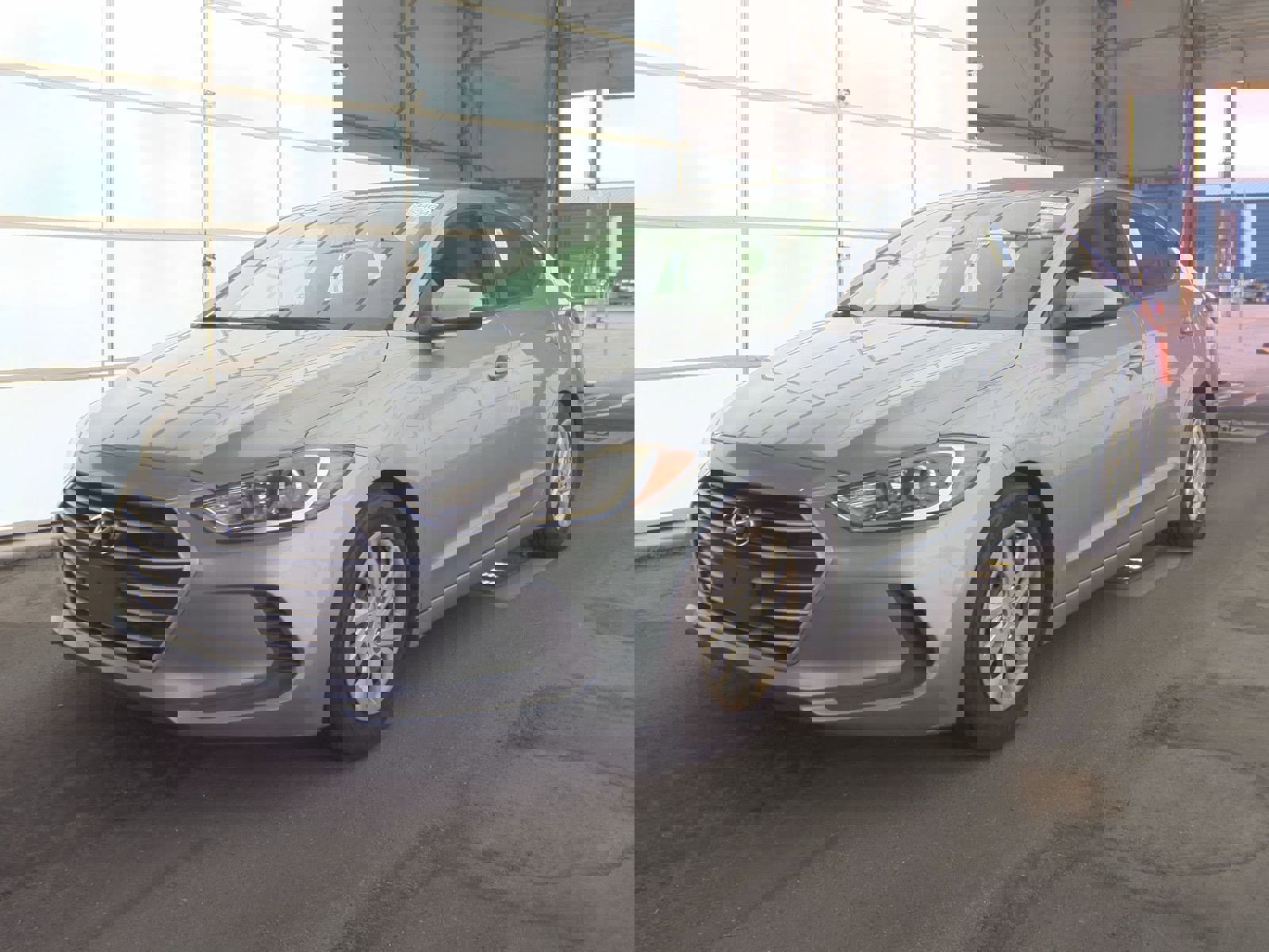 Used 2017 Hyundai Elantra SE image 2