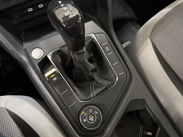 Certified 2022 Volkswagen Taos S image 18