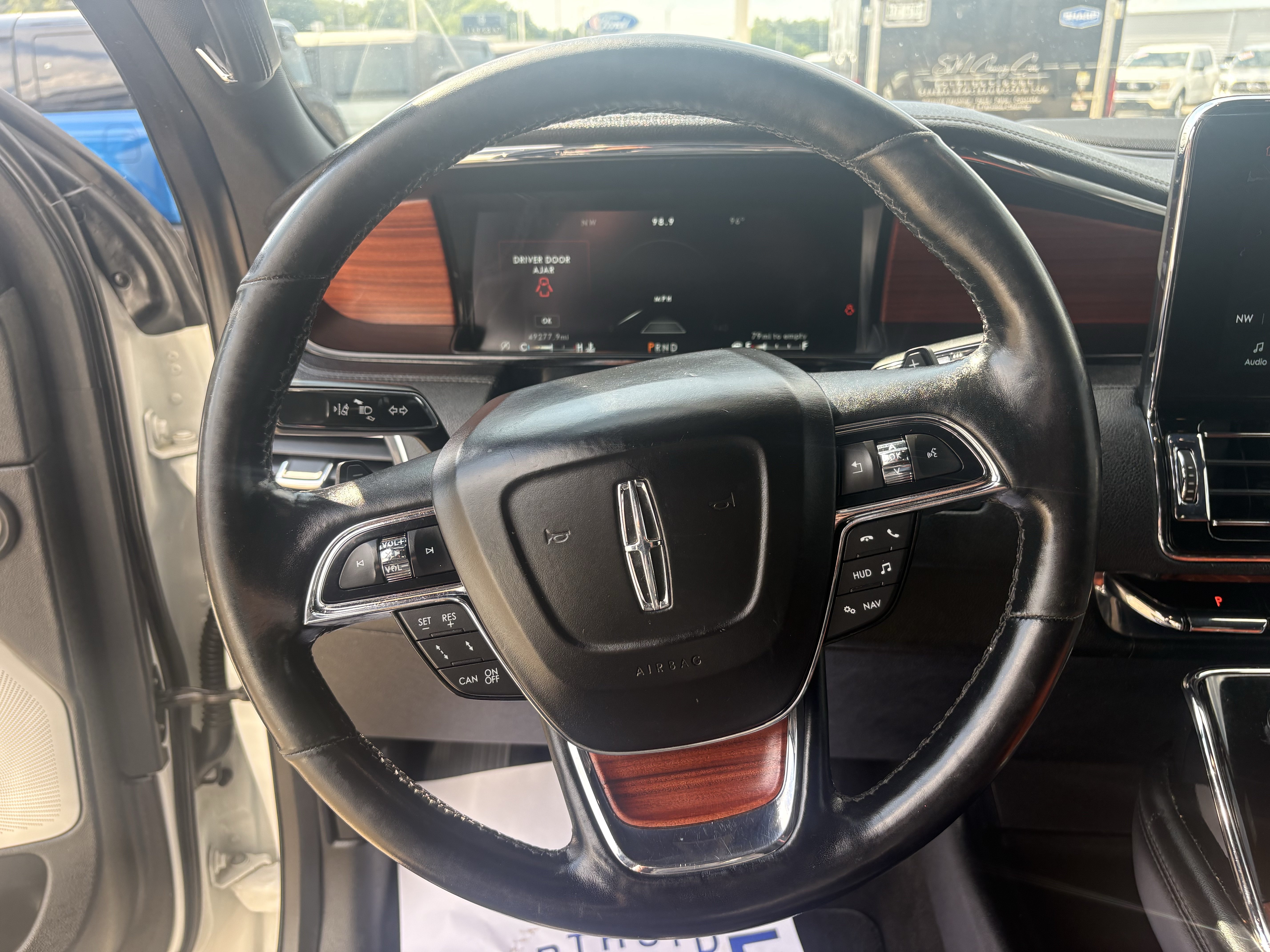 Used 2021 Lincoln Navigator L Reserve AWD/4WD image 17