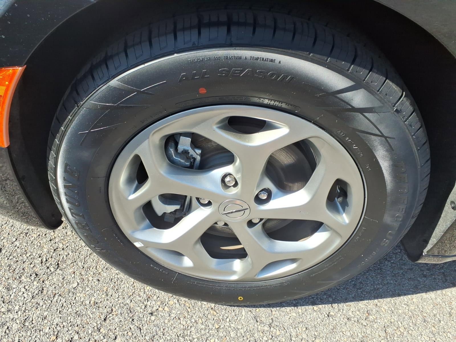 Used 2023 Chrysler Pacifica Limited image 5
