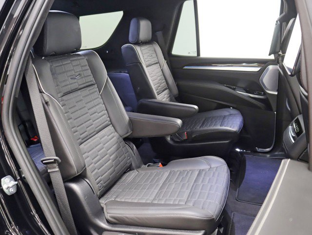 Used 2025 Cadillac Escalade Sport Platinum w/ LPO, ONYX Package AWD/4WD image 38