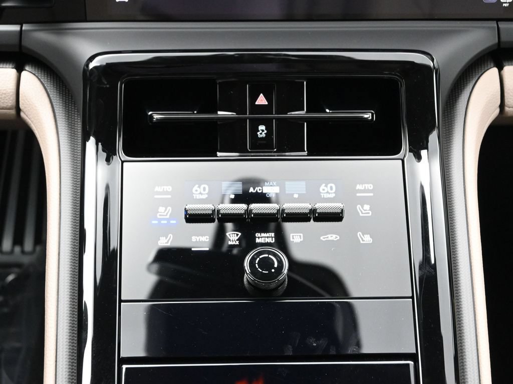 Certified 2025 Porsche Panamera RWD image 23