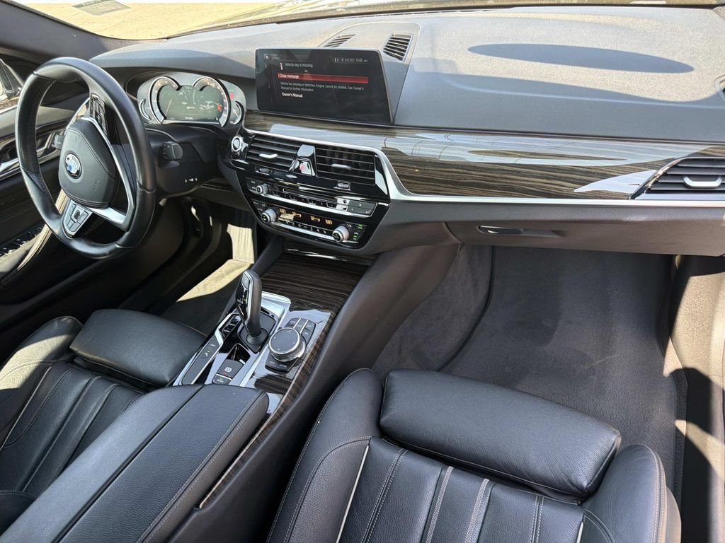 Used 2018 BMW 530e RWD image 13