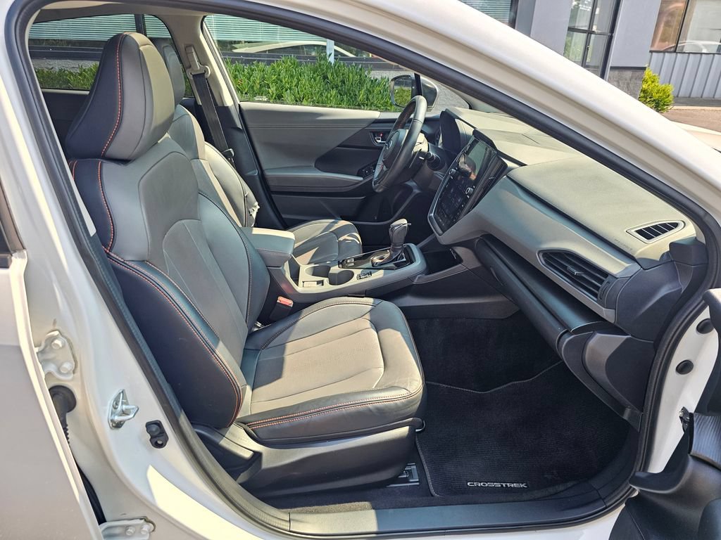 Used 2024 Subaru Crosstrek 2.5i Limited w/ Crosstrek Mirror Package AWD/4WD image 11