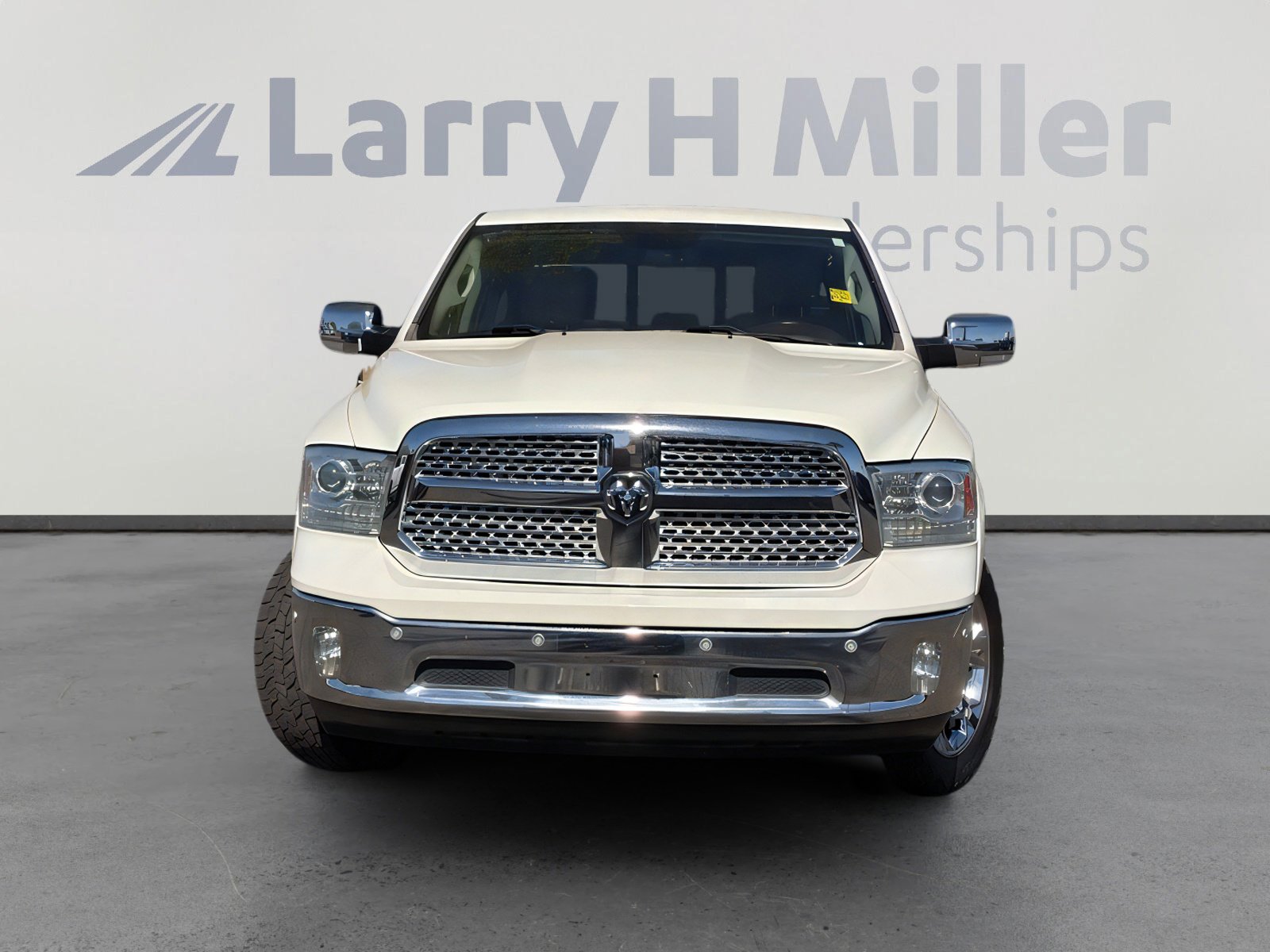 Used 2017 RAM 1500 Laramie w/ Convenience Group image 4