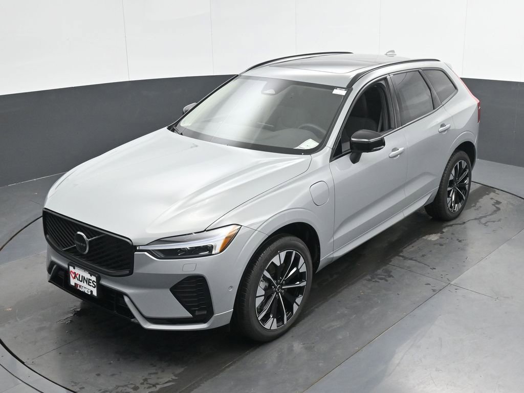 New 2026 Volvo XC60 T8 Plus w/ Protection Package Premier image 35