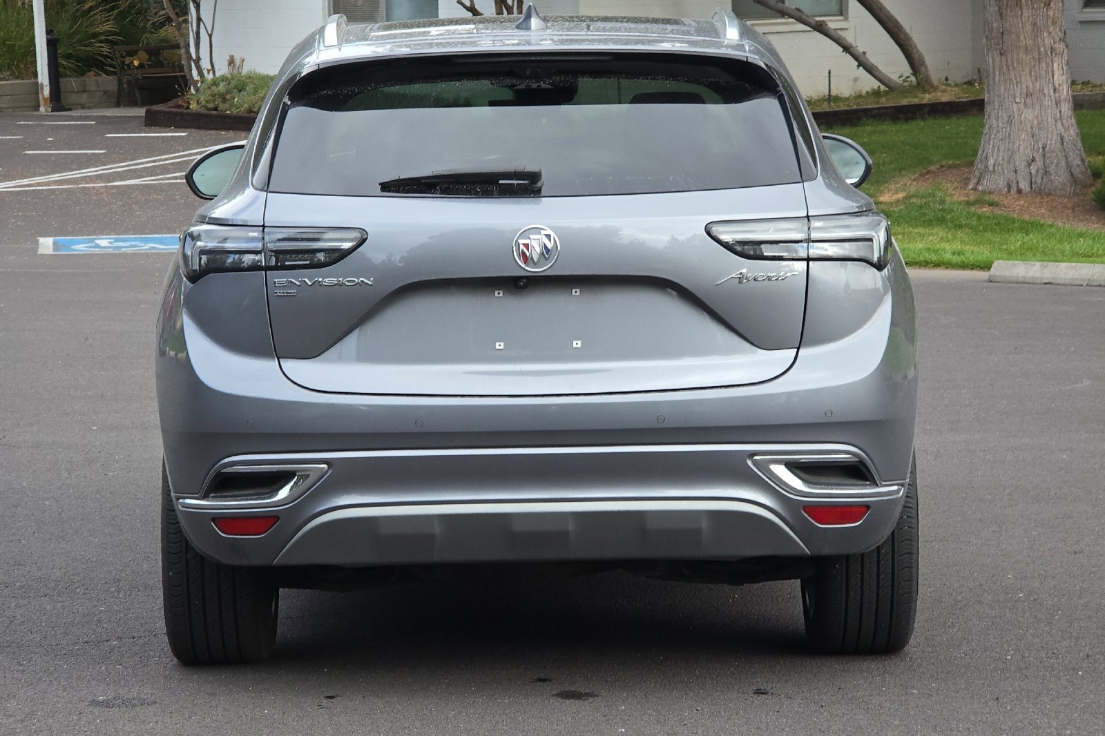 Used 2022 Buick Envision Avenir w/ Technology Package II image 5