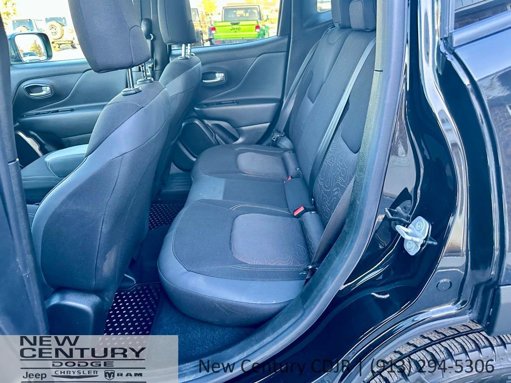 Used 2023 Jeep Renegade Latitude image 18
