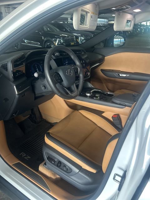 Used 2024 Lexus RZ 300e Premium w/ Technology Package FWD image 8