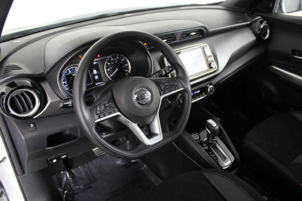 Certified 2019 Nissan Kicks SV FWD image 18