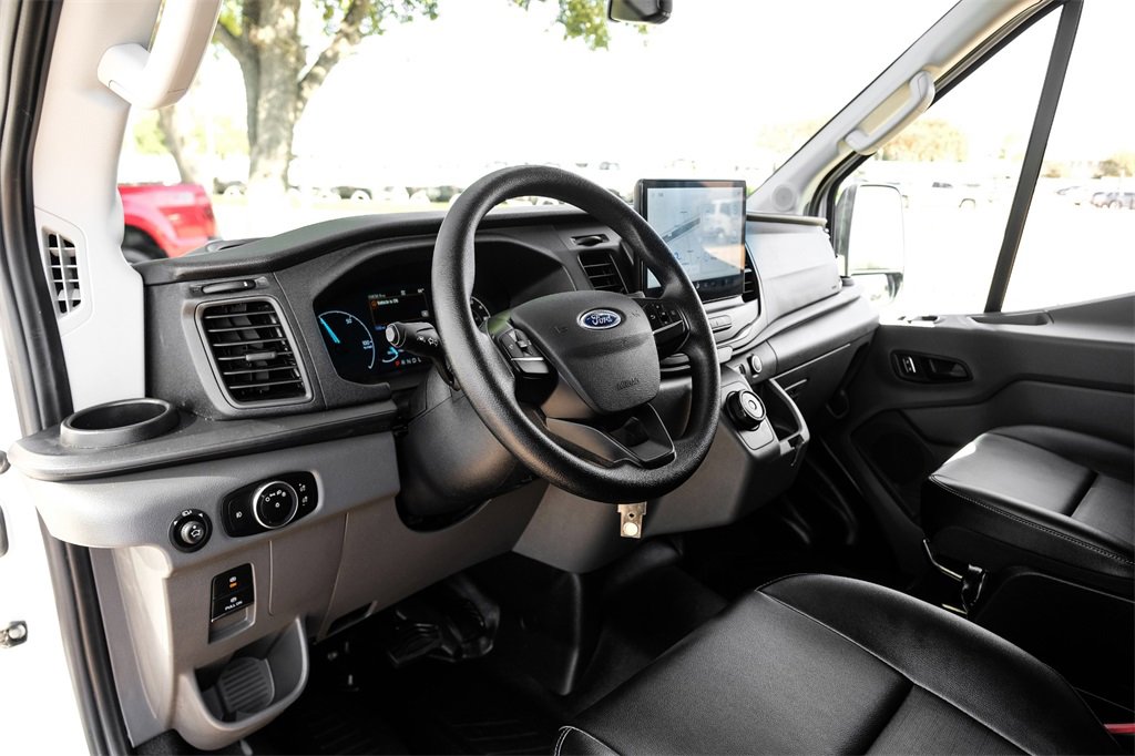 Used 2022 Ford E-Transit 148 High Roof Extended image 2