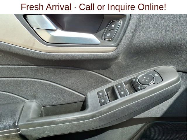 Used 2021 Ford Escape SE image 11