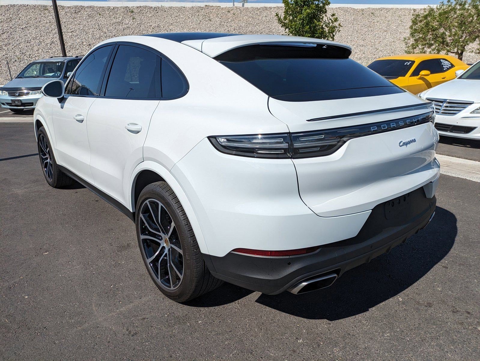 Certified 2023 Porsche Cayenne Coupe image 3