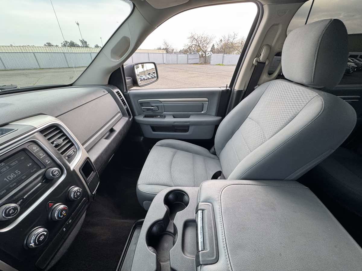 Used 2017 RAM 1500 Classic SLT image 34