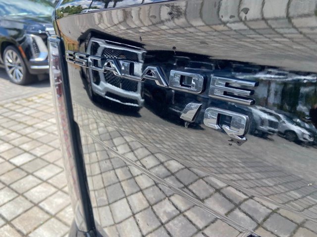 Certified 2026 Cadillac Escalade IQ Sport 2 w/ LPO, ONYX Package AWD/4WD image 12