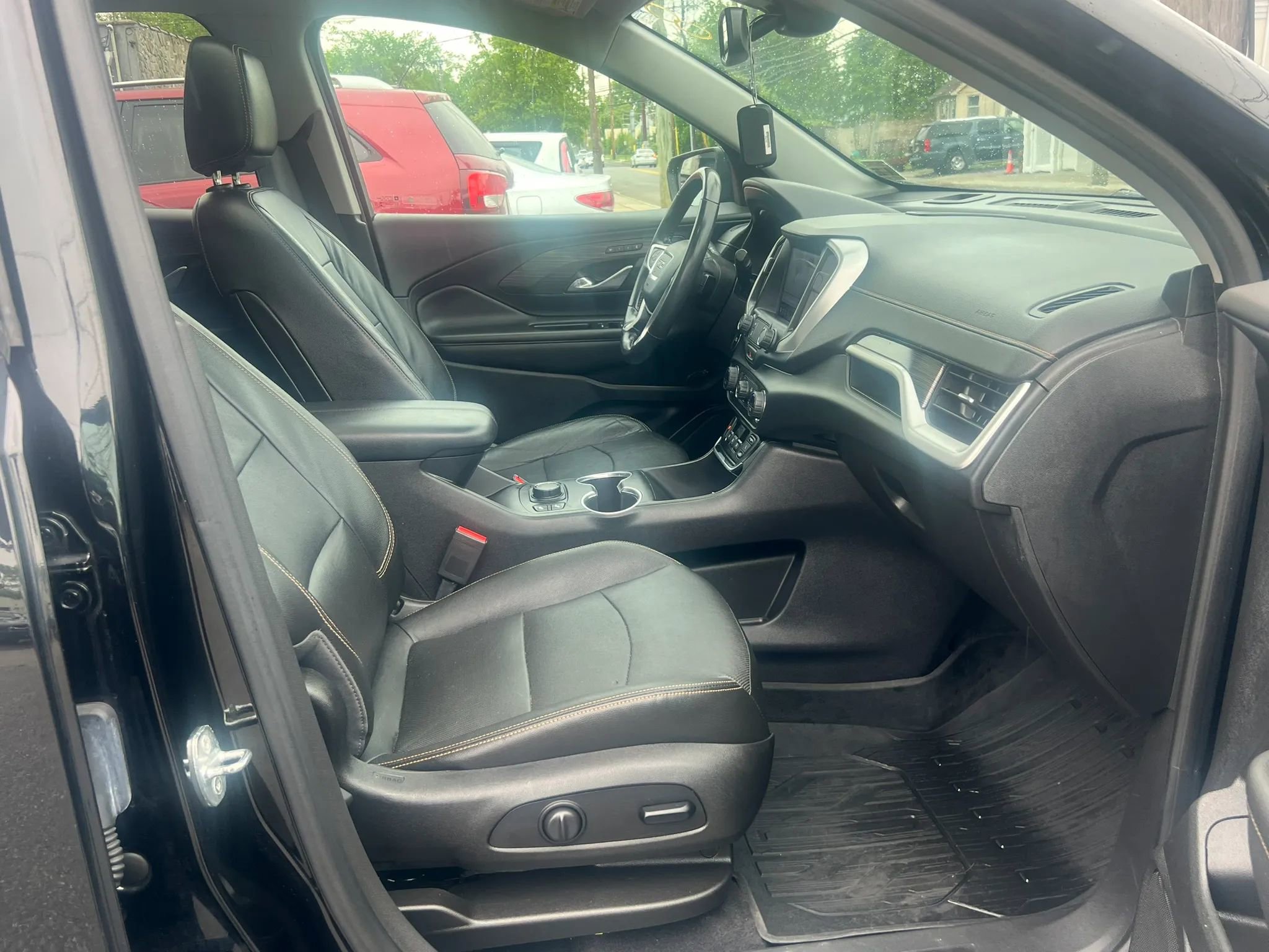 Used 2021 GMC Terrain SLT w/ Infotainment Package II AWD/4WD image 31