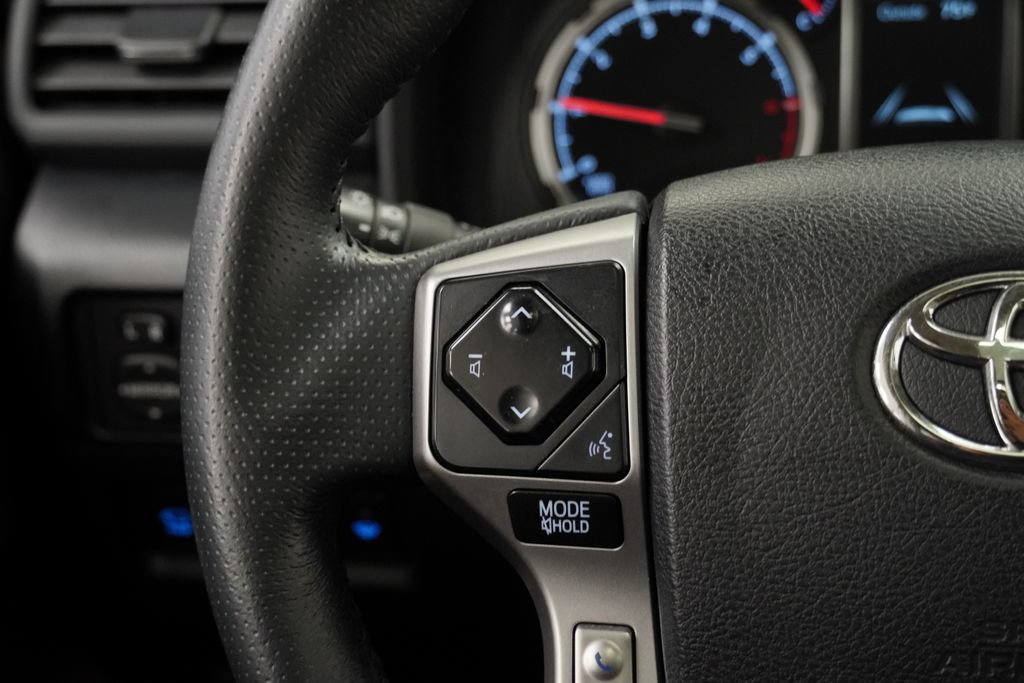 Used 2022 Toyota 4Runner Limited AWD/4WD image 40