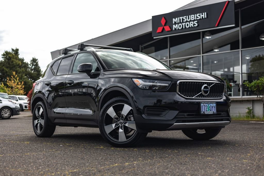 Used 2019 Volvo XC40 T5 Momentum AWD/4WD image 1
