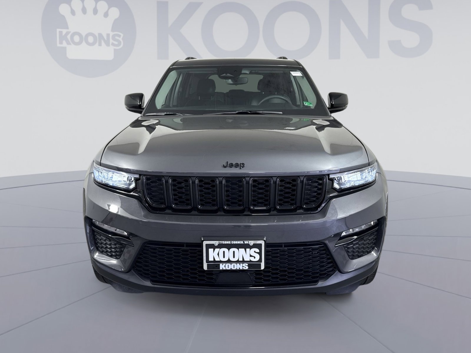 Used 2023 Jeep Grand Cherokee Limited w/ Black Appearance Package image 11