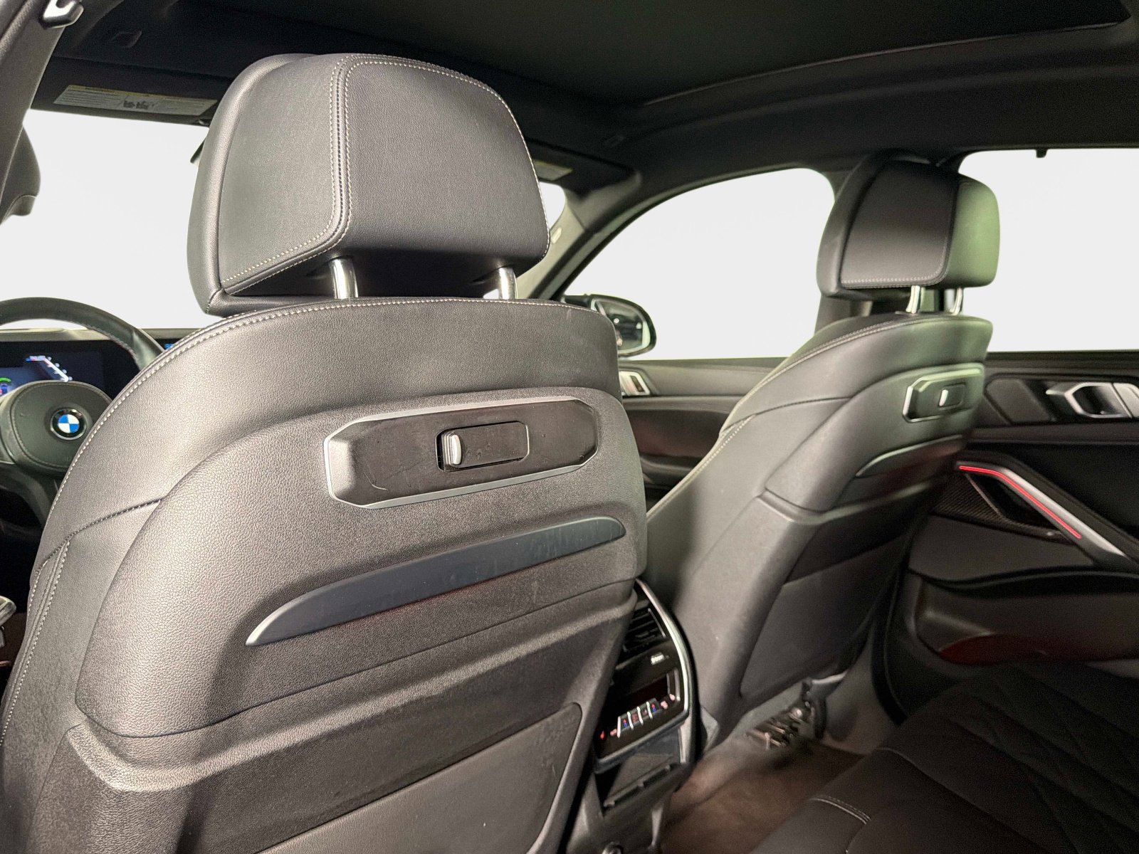 Used 2024 BMW X6 M60i AWD/4WD image 33