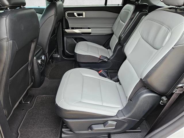 Used 2021 Ford Explorer XLT w/ Equipment Group 202A RWD image 17