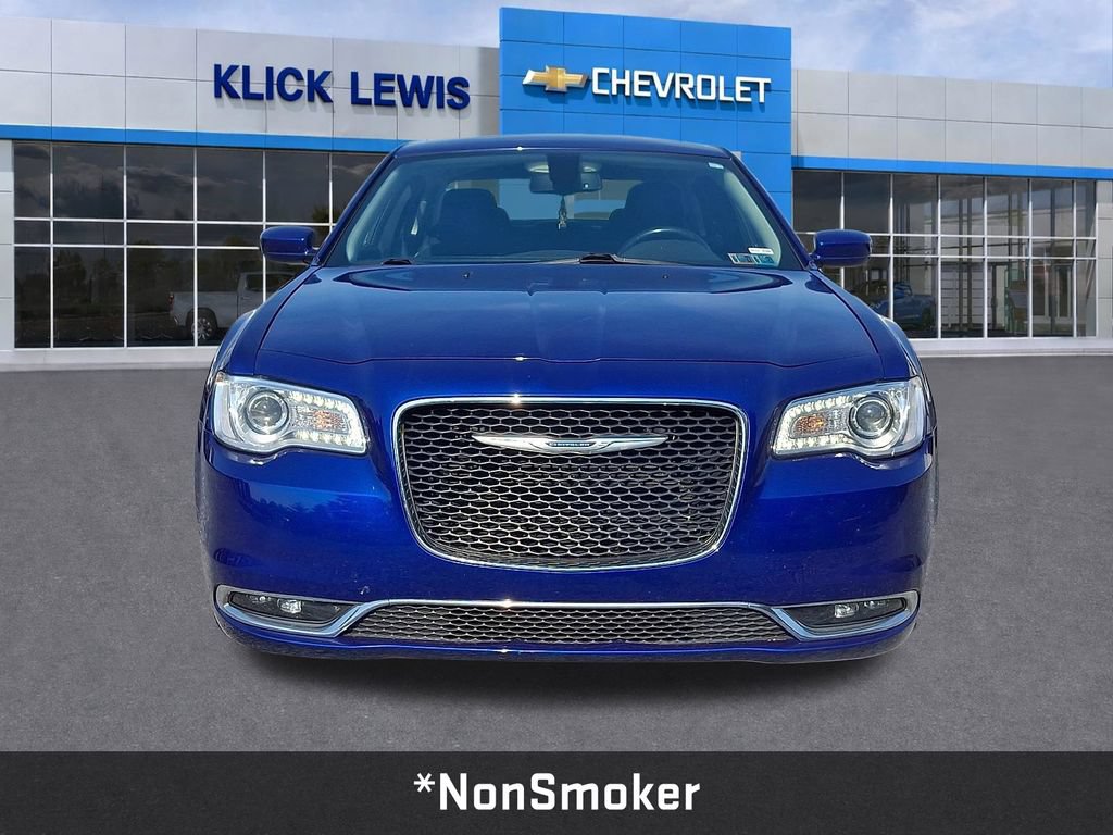 Used 2021 Chrysler 300 Touring w/ Driver Convenience Group RWD image 2