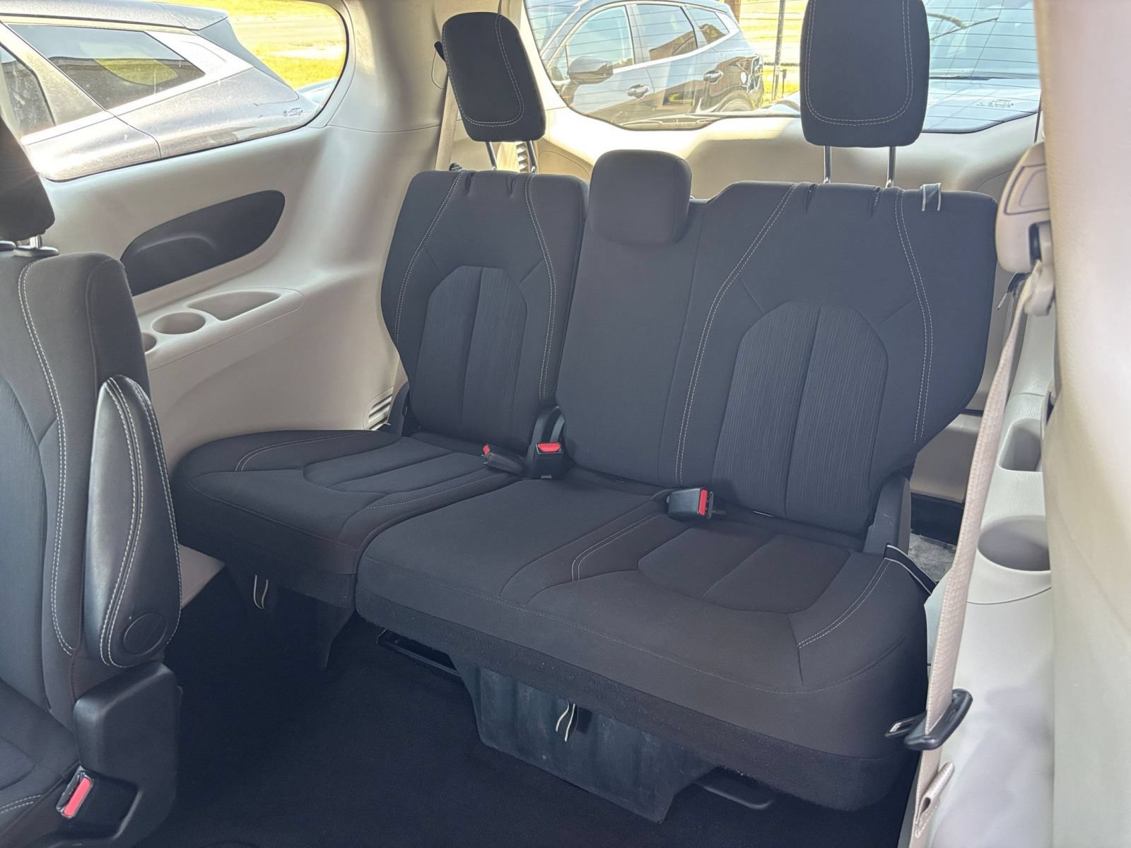 Used 2024 Chrysler Voyager LX FWD image 31