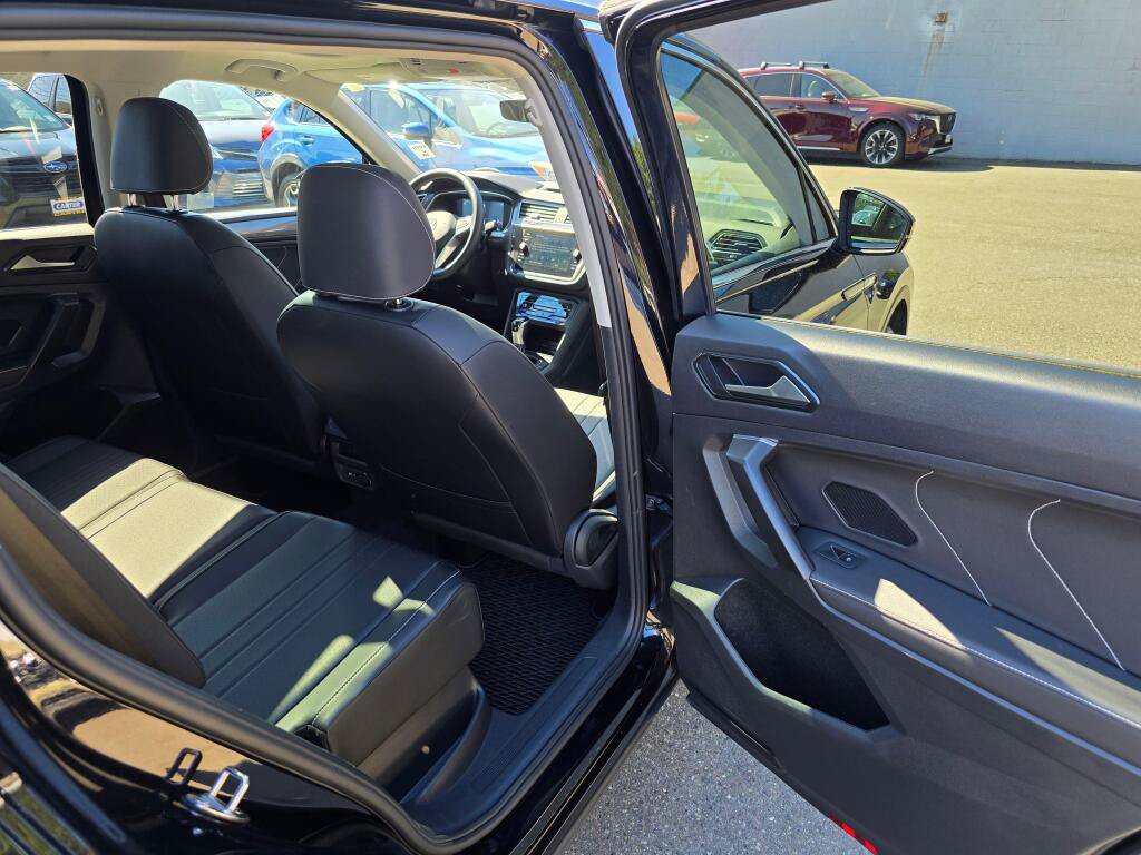 Used 2022 Volkswagen Tiguan SE AWD/4WD image 13