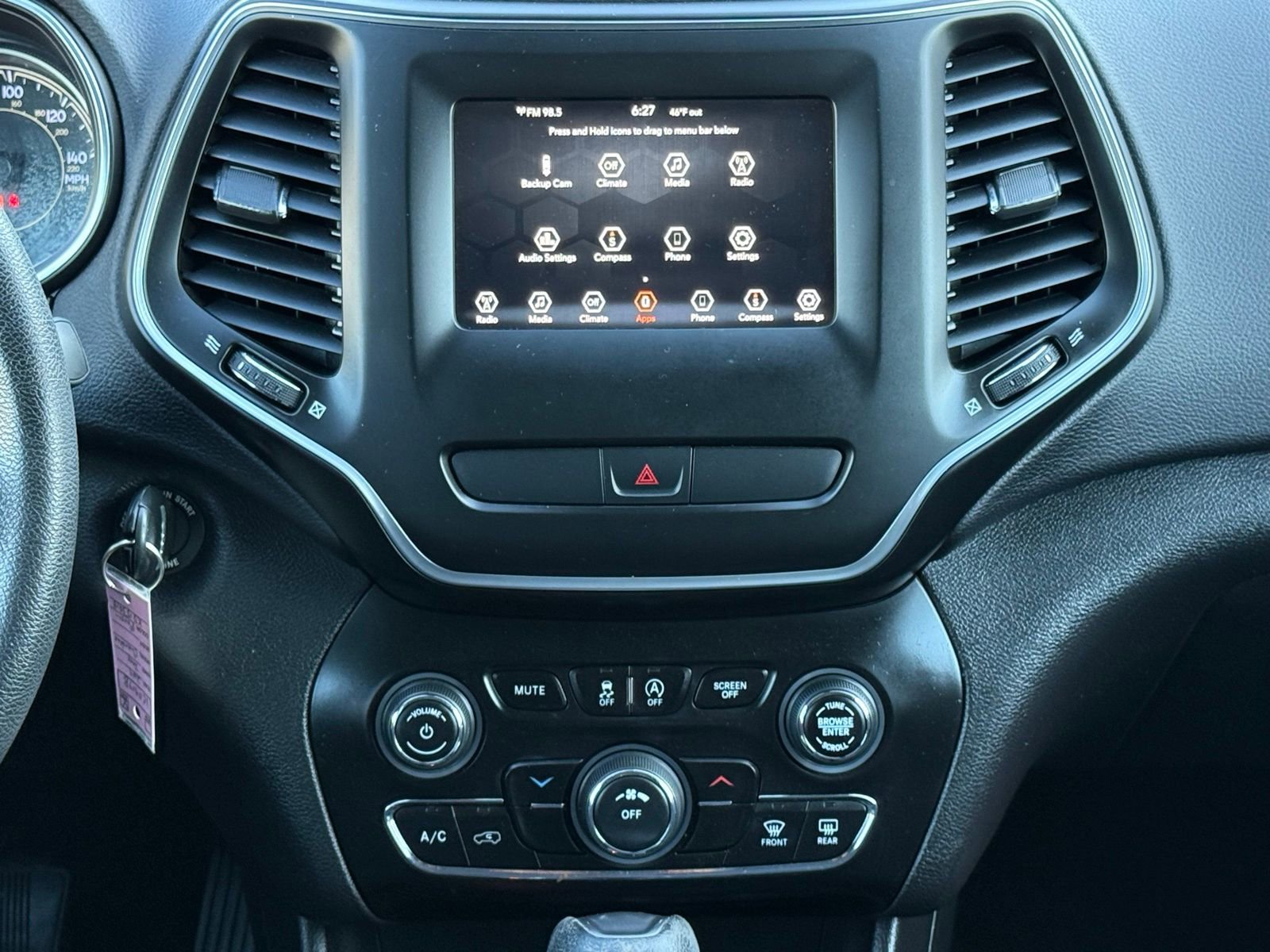 Used 2019 Jeep Cherokee Latitude w/ Popular Appearance Group image 19