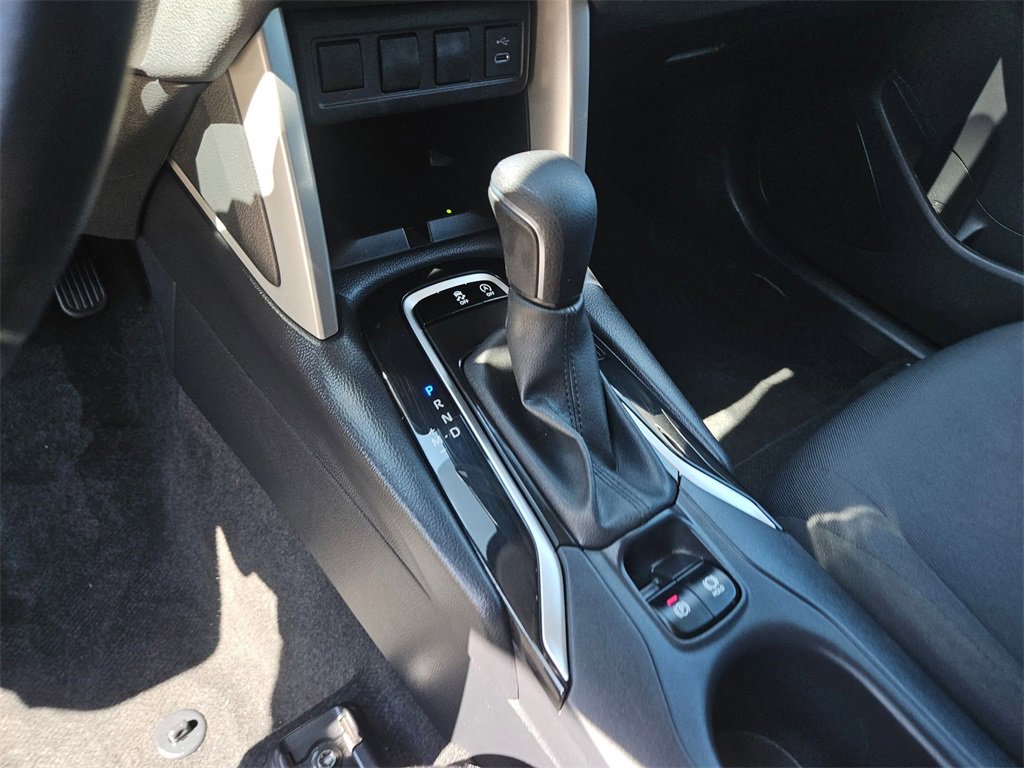 Used 2025 Toyota Corolla Cross LE image 17