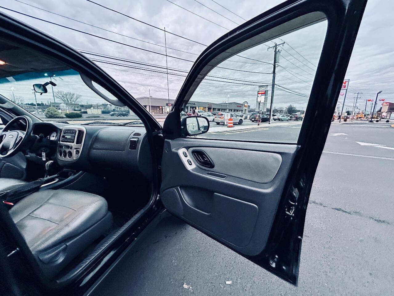 Used 2006 Ford Escape XLT image 31