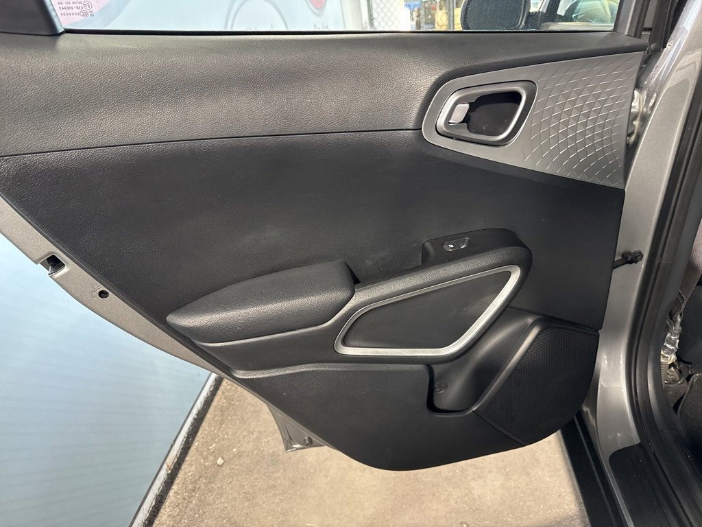 Used 2024 Kia Soul S image 22