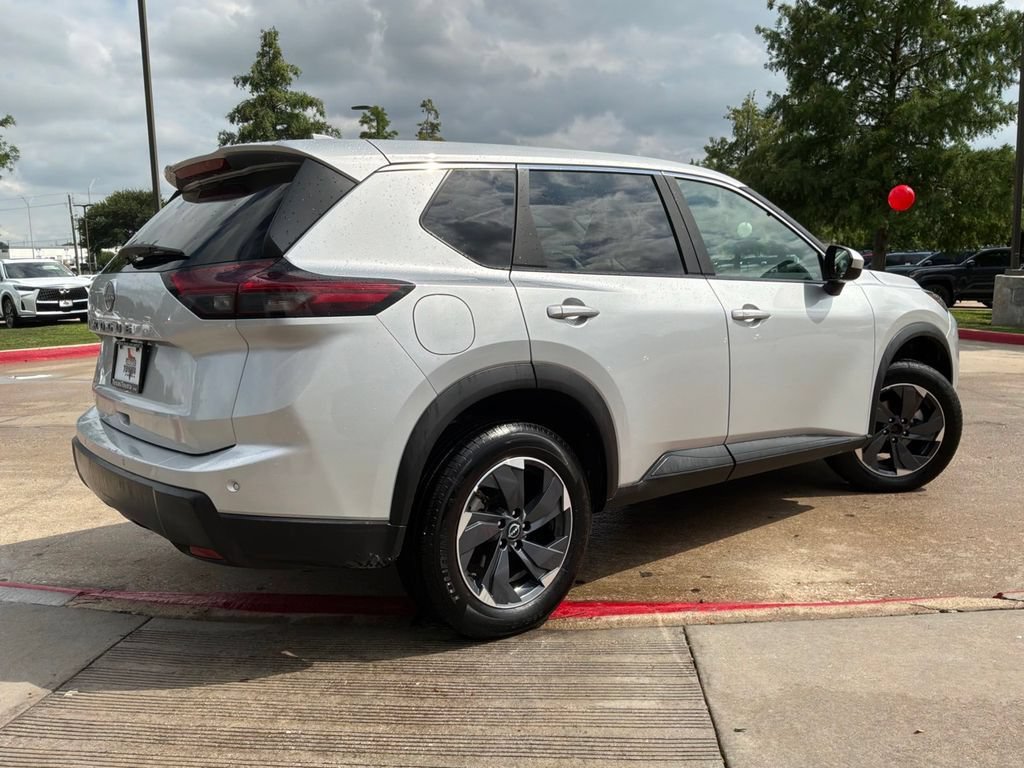 Used 2025 Nissan Rogue SV FWD image 5