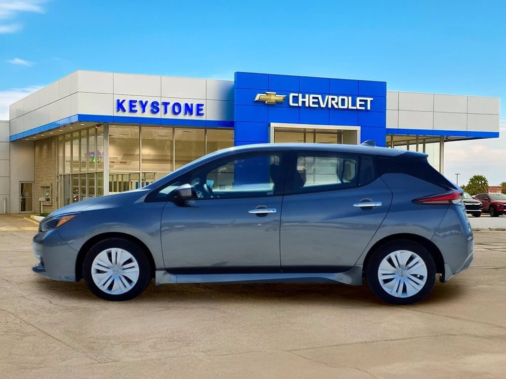 Used 2025 Nissan Leaf S FWD image 4