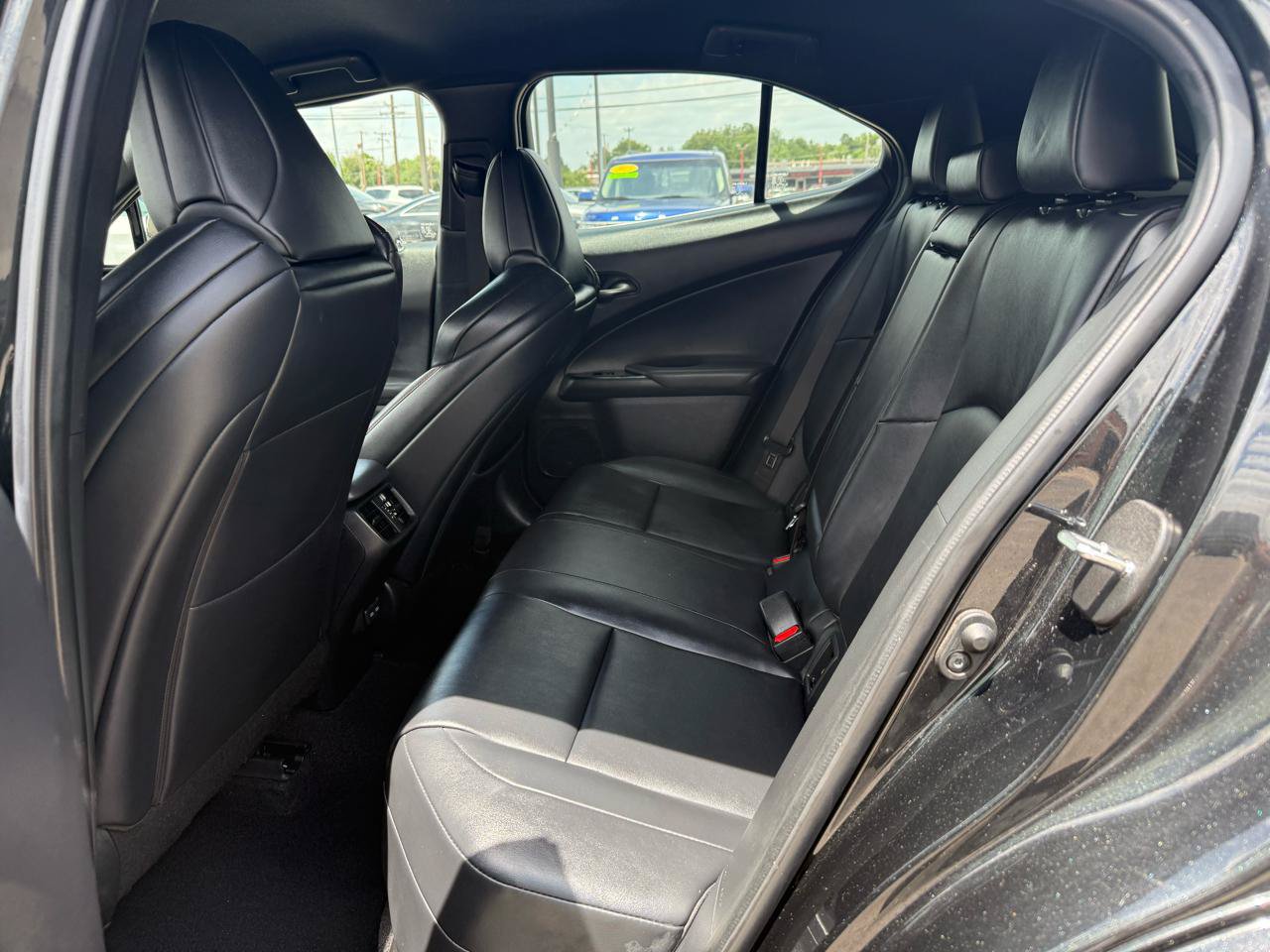 Used 2022 Lexus UX 200 F Sport w/ Accessory Package (Z2) FWD image 14